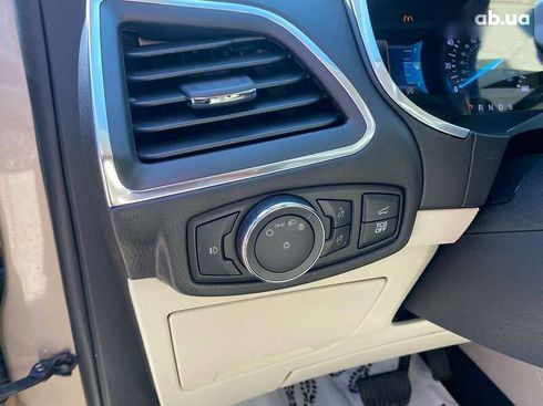 Ford Edge 2021 - фото 15