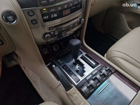 Lexus LX 2008 - фото 29