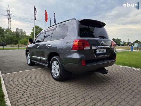 Toyota Land Cruiser 2012 - фото 22