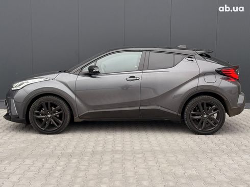 Toyota C-HR 2022 серый - фото 15