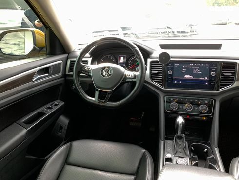Volkswagen Atlas 2017 желтый - фото 33