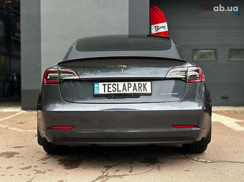 Tesla Model 3 2022 - фото 9