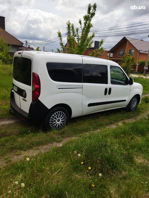 Fiat Doblo 2010 белый - фото 4