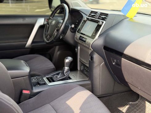 Toyota Land Cruiser Prado 2019 черный - фото 26