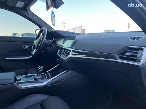 BMW 3 серия 2020 серый - фото 48