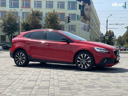Volvo V40 Cross Country 2018 - фото 3