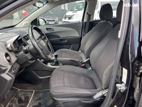 Chevrolet Aveo 2011 черный - фото 20