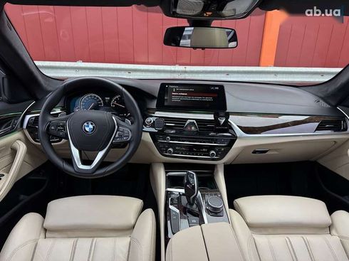 BMW 5 серия 2018 - фото 13