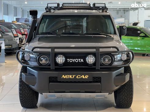 Toyota FJ Cruiser 2013 - фото 2