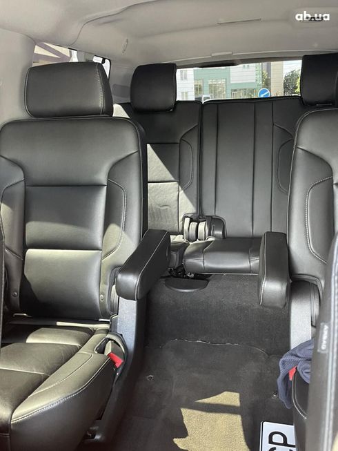 Chevrolet Suburban 2015 черный - фото 3