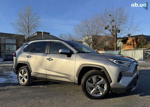 Toyota RAV4 2019 - фото 13