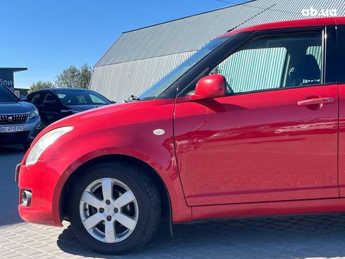 Suzuki Swift 2010 красный - фото 10