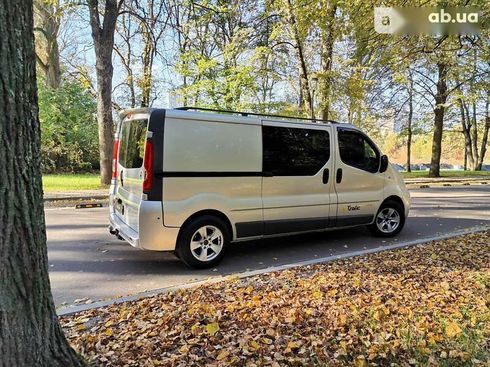 Renault Trafic 2012 - фото 22