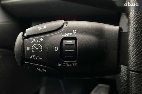 Peugeot 308 2018 - фото 17
