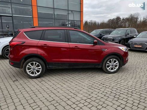 Ford Escape 2019 - фото 10