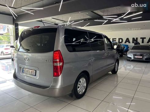 Hyundai H-1 2016 - фото 6