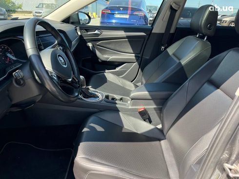 Volkswagen Jetta 2018 серый - фото 46