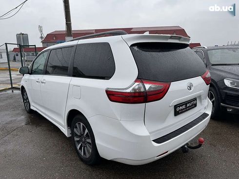 Toyota Sienna 2019 - фото 8