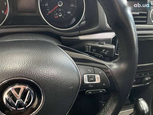 Volkswagen Passat 2017 - фото 25