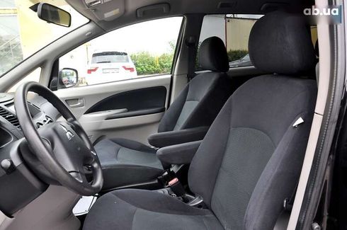 Mitsubishi Grandis 2008 - фото 18