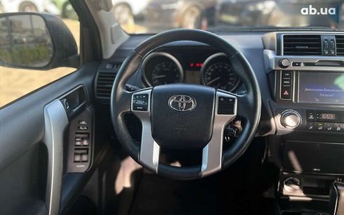 Toyota Land Cruiser Prado 2017 - фото 11
