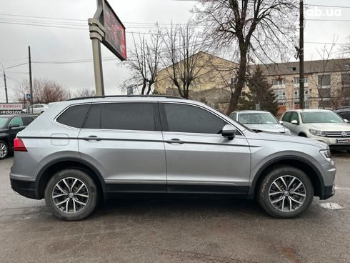 Volkswagen Tiguan 2020 серый - фото 4