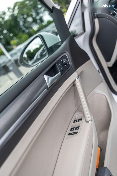 Volkswagen e-Golf 2018 - фото 23