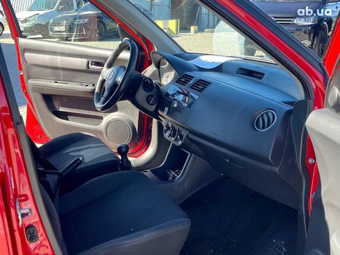 Suzuki Swift 2010 красный - фото 30