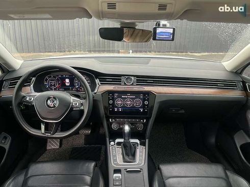 Volkswagen Passat 2018 - фото 18