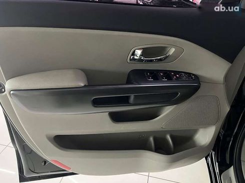 Kia Carnival 2019 - фото 11