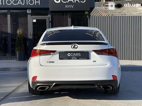 Lexus IS 2017 - фото 5