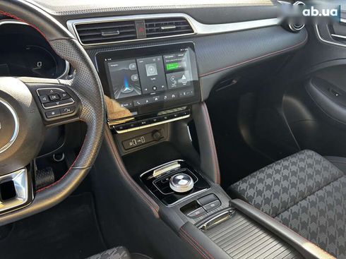 MG ZS EV 2022 - фото 29