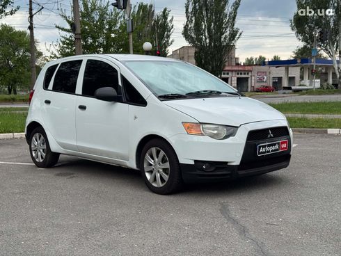 Mitsubishi Colt 2010 белый - фото 7