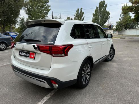 Mitsubishi Outlander 2018 белый - фото 5