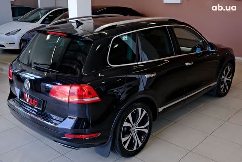 Volkswagen Touareg 2015 черный - фото 5