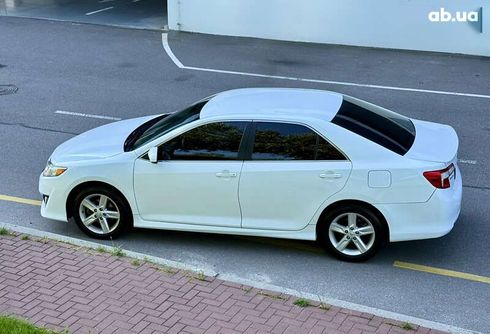 Toyota Camry 2014 - фото 16