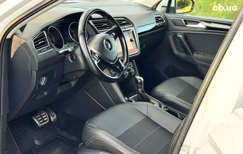 Volkswagen Tiguan 2017 белый - фото 9