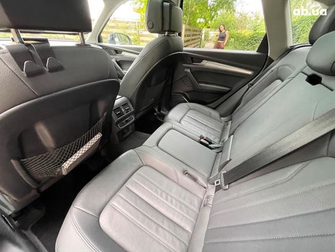 Audi Q5 2020 серый - фото 19