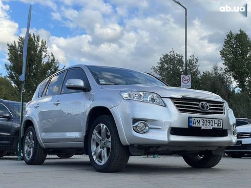 Toyota RAV4 2010 - фото 9