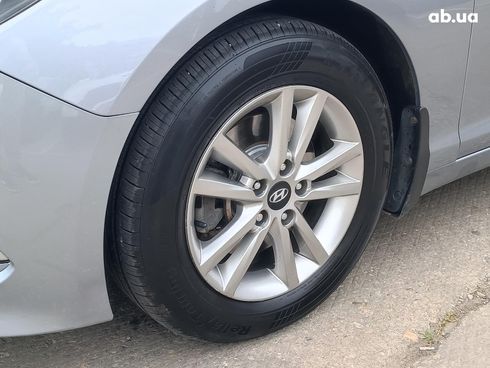 Hyundai Sonata 2015 серый - фото 5