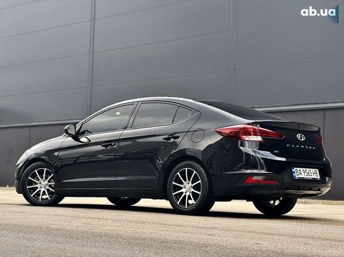 Hyundai Elantra 2018 - фото 2