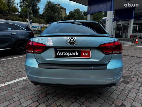 Volkswagen passat b7 2012 синий - фото 8