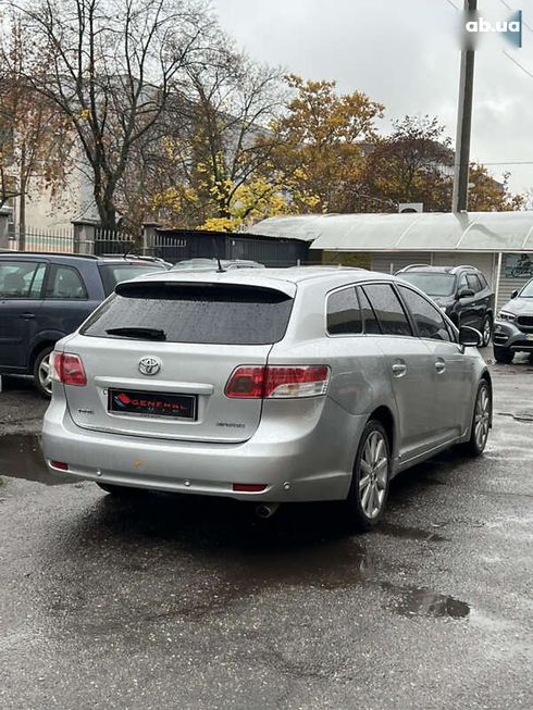 Toyota Avensis 2009 - фото 8
