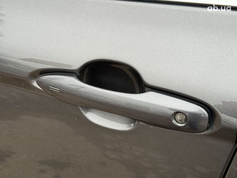 Toyota Camry 2022 серый - фото 13