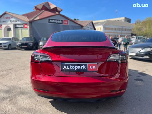 Tesla Model 3 2018 красный - фото 14