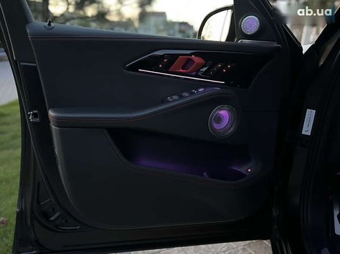 BMW XM 2023 - фото 30