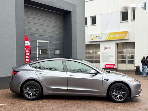 Tesla Model 3 2025 - фото 11