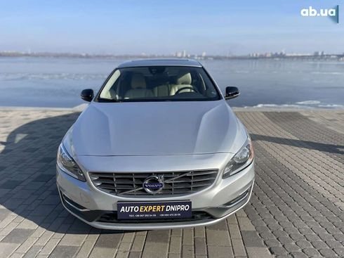 Volvo S60 2015 - фото 3