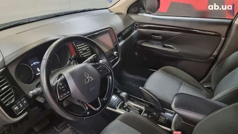 Mitsubishi Outlander 2021 - фото 13