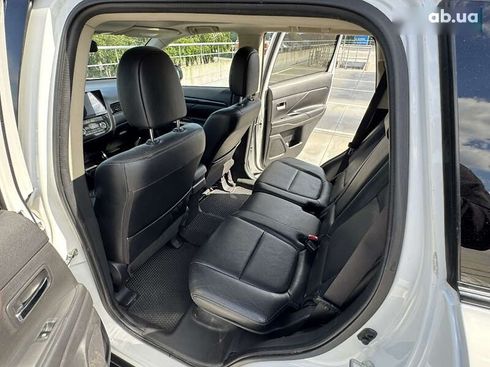 Mitsubishi Outlander 2015 - фото 24